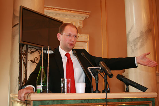 yacenuk.jpg